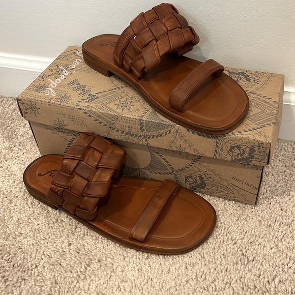 FREE PEOPLE Woven River Sandals Tan New in Box Size 7 - Picture 4 of 7